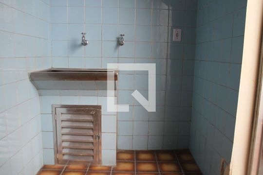 Área de Serviço de casa à venda com 3 quartos, 270m² em Jardim São Sebastião, São Paulo