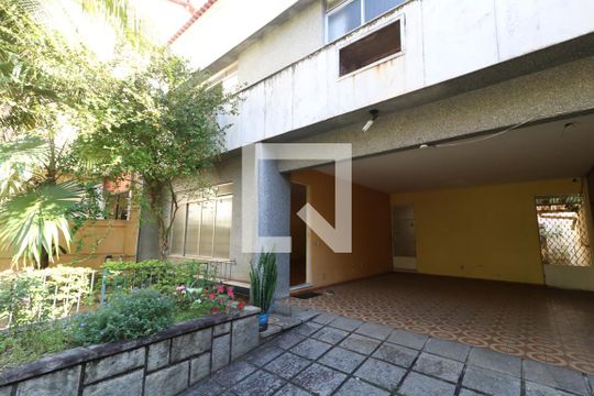 Garagem de casa à venda com 5 quartos, 450m² em Méier, Rio de Janeiro