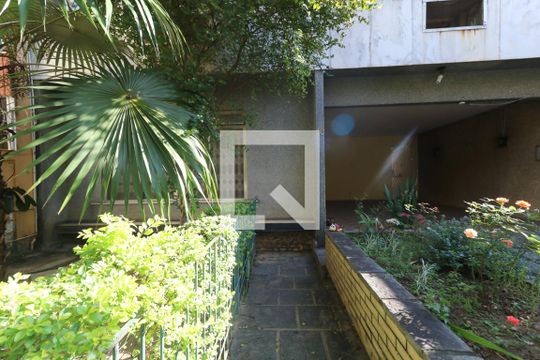 Entrada de casa à venda com 5 quartos, 450m² em Méier, Rio de Janeiro