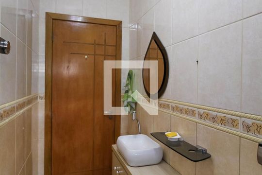 Banheiro de casa para alugar com 3 quartos, 130m² em Vila Primavera, São Paulo