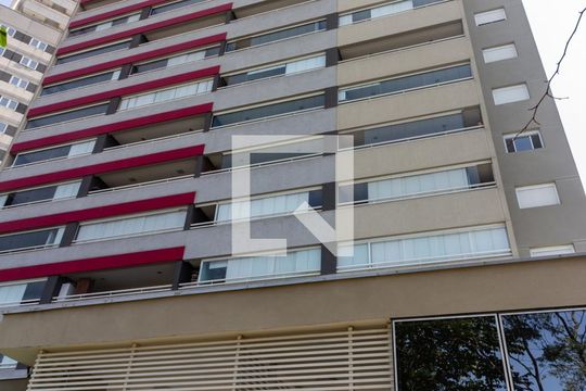 Fachada de apartamento para alugar com 1 quarto, 47m² em Parque Industrial Tomas Edson, São Paulo