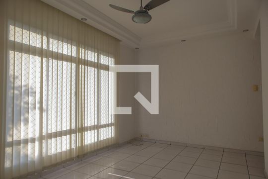 Apartamento para alugar com 2 quartos, 87m² em Aparecida, Santos