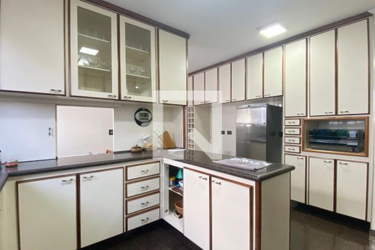 Cozinha de casa de condomínio à venda com 4 quartos, 500m² em Alphaville Residencial Dois, Barueri