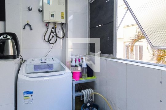 Área de serviço de apartamento para alugar com 2 quartos, 75m² em São João, Porto Alegre