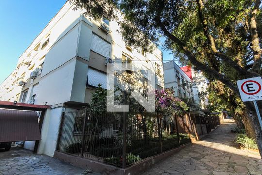 Fachada de apartamento para alugar com 2 quartos, 75m² em São João, Porto Alegre