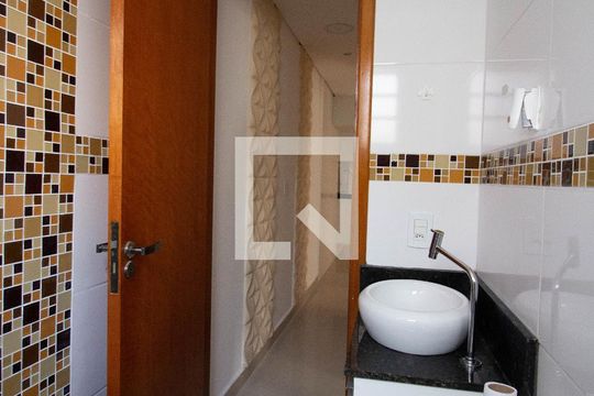 Banheiro de apartamento para alugar com 2 quartos, 35m² em Jardim Helena, São Paulo