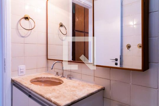 Banheiro da Suíte de apartamento para alugar com 3 quartos, 89m² em Jardim da Saúde, São Paulo