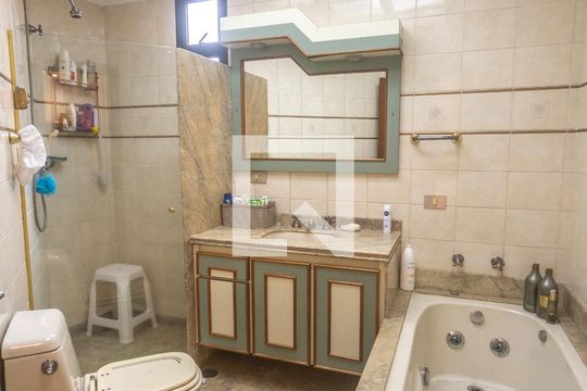 Banheiro suíte 1 de apartamento à venda com 3 quartos, 137m² em Baeta Neves, São Bernardo do Campo