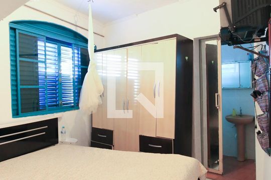Suíte de casa para alugar com 3 quartos, 500m² em Jardim Nova Detroit, São José dos Campos