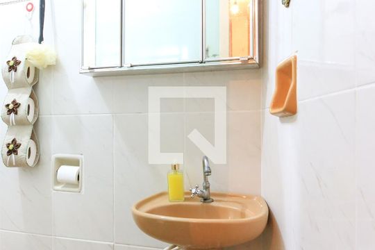 Banheiro da Suíte de casa para alugar com 3 quartos, 500m² em Jardim Nova Detroit, São José dos Campos