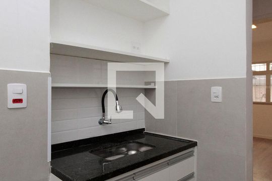 Cozinha de apartamento para alugar com 2 quartos, 45m² em Vila Buarque, São Paulo