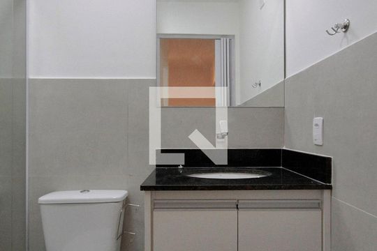Banheiro de apartamento para alugar com 2 quartos, 45m² em Vila Buarque, São Paulo