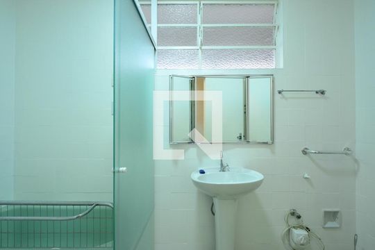 Banheiro Social de apartamento à venda com 3 quartos, 150m² em Vila Clementino, São Paulo