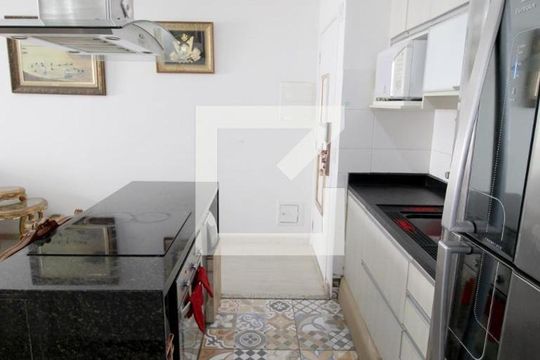Cozinha de apartamento à venda com 3 quartos, 74m² em Vila Suzana, São Paulo