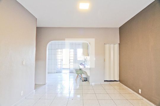 Sala de casa para alugar com 1 quarto, 80m² em Vila Penteado, São Paulo
