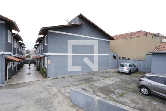 Garagem de casa de condomínio para alugar com 2 quartos, 116m² em Cangaiba, São Paulo