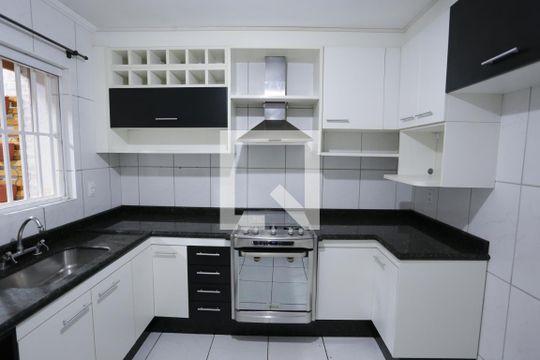 Cozinha de casa de condomínio para alugar com 2 quartos, 116m² em Cangaiba, São Paulo