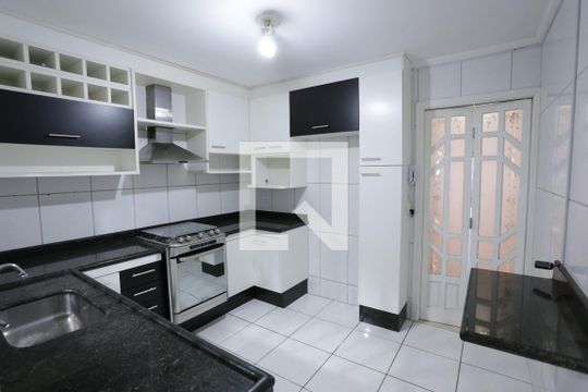 Cozinha de casa de condomínio para alugar com 2 quartos, 116m² em Cangaiba, São Paulo