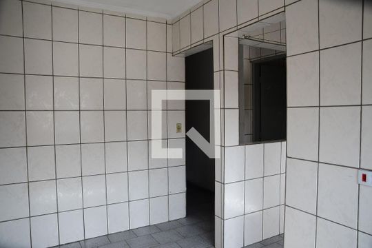 Cozinha de apartamento para alugar com 1 quarto, 35m² em Jardim Santa Tereza, Embu das Artes