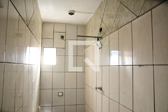 Banheiro de apartamento para alugar com 1 quarto, 35m² em Jardim Santa Tereza, Embu das Artes