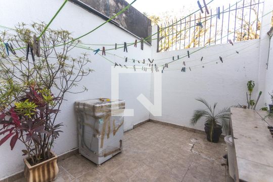 Quintal de casa para alugar com 2 quartos, 120m² em Rudge Ramos, São Bernardo do Campo