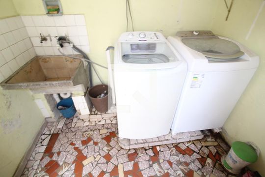 Área servico de casa à venda com 2 quartos, 200m² em Olímpico, São Caetano do Sul
