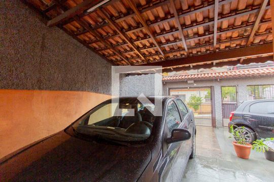Garagem de casa para alugar com 3 quartos, 230m² em Vila Paranagua, São Paulo