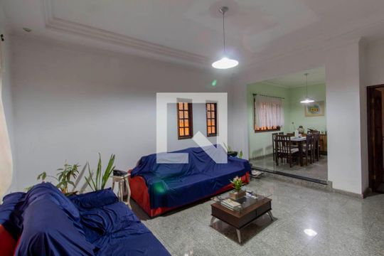 Sala  de casa para alugar com 3 quartos, 230m² em Vila Paranagua, São Paulo