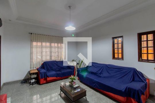 Casa para alugar com 3 quartos, 230m² em Vila Paranagua, São Paulo