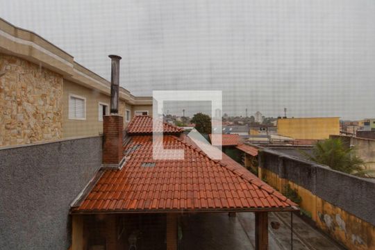 Vista Quarto 1 de casa para alugar com 3 quartos, 230m² em Vila Paranagua, São Paulo