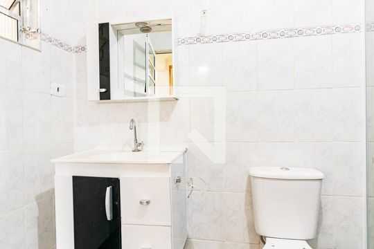 Banheiro Social de casa para alugar com 1 quarto, 45m² em Vila Santa Catarina, São Paulo
