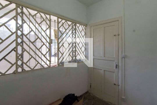 Sala 2 de casa de condomínio para alugar com 2 quartos, 30m² em Chácara Inglesa, São Paulo