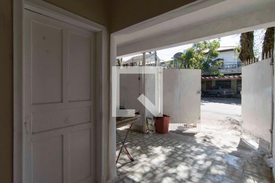 Garagem de casa de condomínio para alugar com 2 quartos, 30m² em Chácara Inglesa, São Paulo