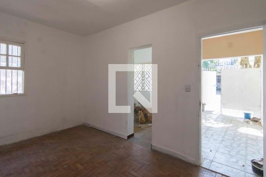 Sala de casa de condomínio para alugar com 2 quartos, 30m² em Chácara Inglesa, São Paulo