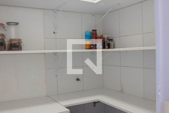 Despensa de apartamento para alugar com 2 quartos, 54m² em Parque Bela Vista, Salvador