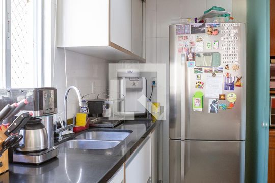 Cozinha de apartamento à venda com 2 quartos, 83m² em Vila Romana, São Paulo