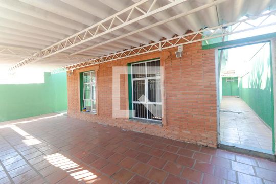 Garagem de casa à venda com 2 quartos, 200m² em Vila Boa Vista, Campinas