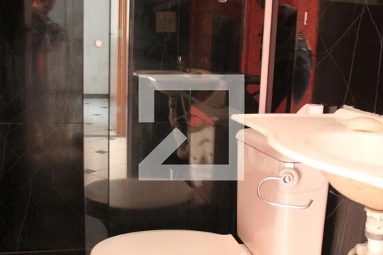 Banheiro de apartamento à venda com 2 quartos, 40m² em Vila Carmosina, São Paulo