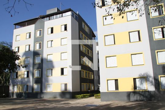 Fachadadr de apartamento à venda com 2 quartos, 40m² em Vila Carmosina, São Paulo