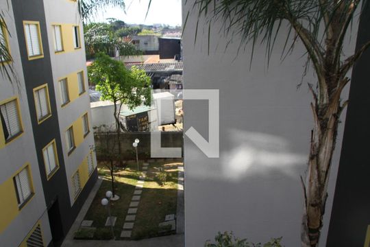 Vista de apartamento à venda com 2 quartos, 40m² em Vila Carmosina, São Paulo