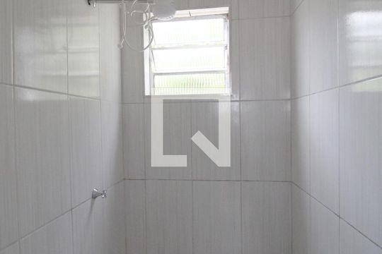 Banheiro de kitnet/studio para alugar com 1 quarto, 27m² em Jardim Gonçalves, Sorocaba
