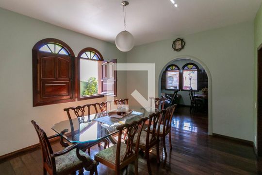 Copa de casa à venda com 4 quartos, 300m² em Santa Cruz Industrial, Contagem