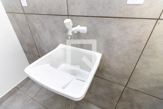 Lavanderia  de casa para alugar com 1 quarto, 28m² em Bosque da Saúde, São Paulo