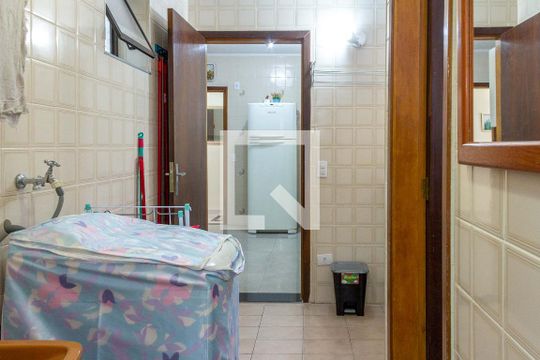 Área de Serviço de apartamento para alugar com 3 quartos, 135m² em Parque Enseada, Guarujá