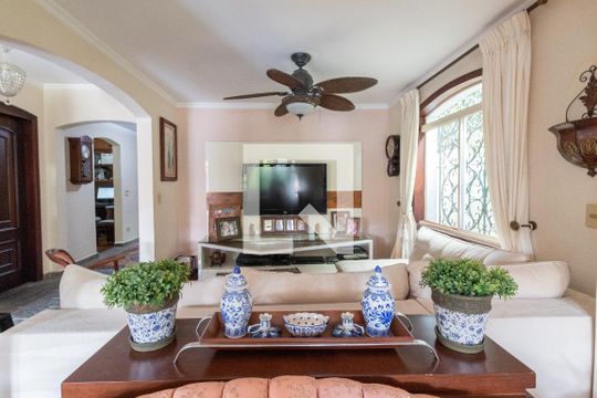 Sala de casa à venda com 4 quartos, 311m² em Vila Madalena, São Paulo