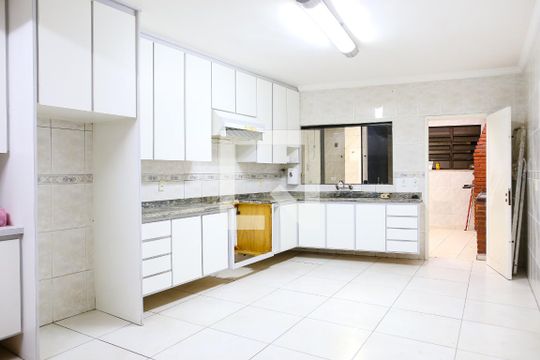 Cozinha de casa à venda com 3 quartos, 150m² em Vila Curuca, Santo André