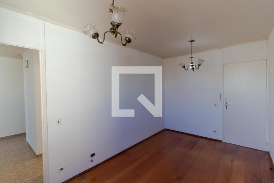 Sala de TV de apartamento à venda com 2 quartos, 62m² em Conjunto Residencial Parque Bandeirantes, Campinas