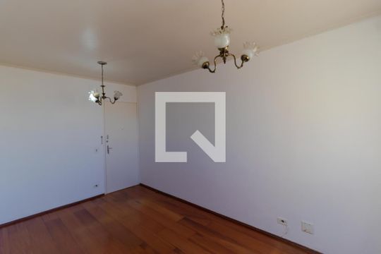 Sala de TV de apartamento à venda com 2 quartos, 62m² em Conjunto Residencial Parque Bandeirantes, Campinas