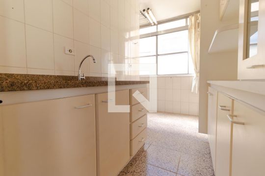 Cozinha de apartamento à venda com 2 quartos, 62m² em Conjunto Residencial Parque Bandeirantes, Campinas