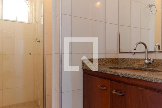 Banheiro de apartamento à venda com 2 quartos, 62m² em Conjunto Residencial Parque Bandeirantes, Campinas